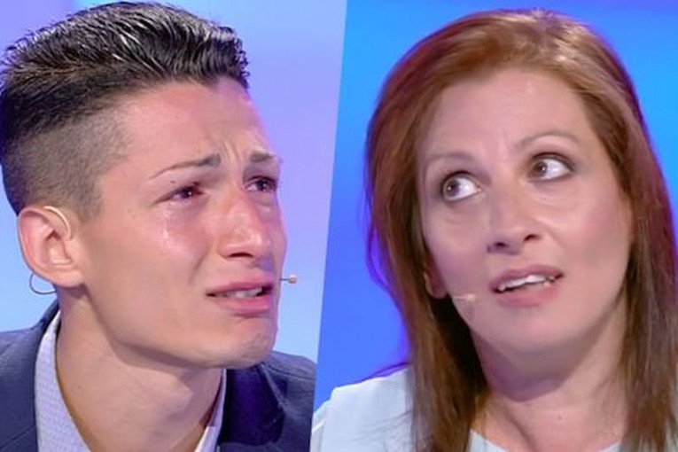 VIDEO Djecu ostavila preko SMS poruke, sin klečao od boli u studiju