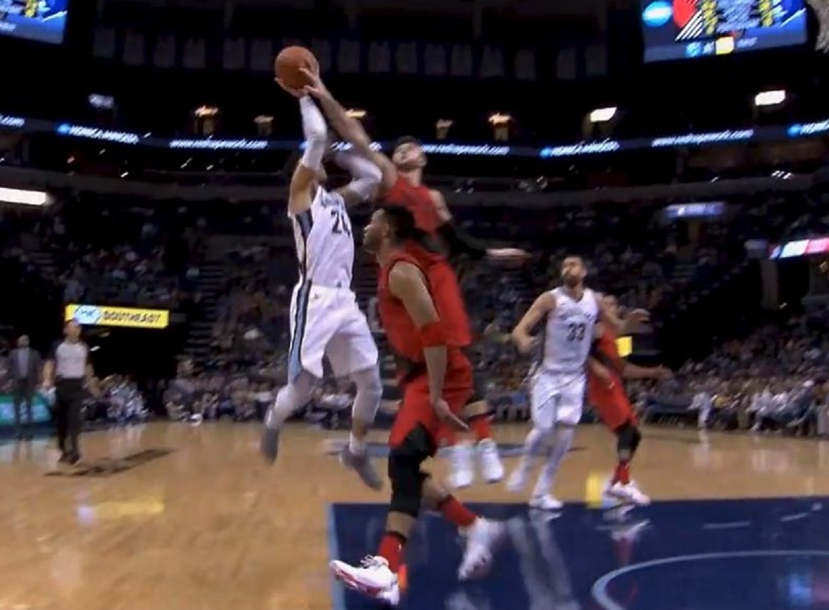 BOSANSKA ZVIJER RASTRGALA GRIZLIJE Nurkić izblokirao i pokrao Memphis