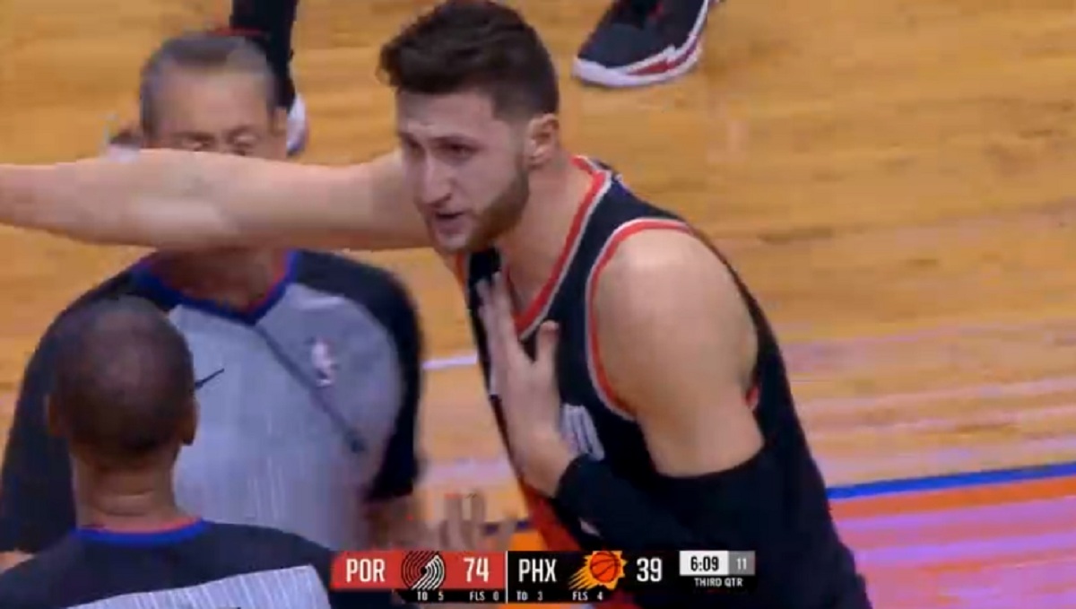NURKIĆ DIZAO PUBLIKU NA NOGE Zabijao, skakao, blokirao, a skoro je stradao i sudac