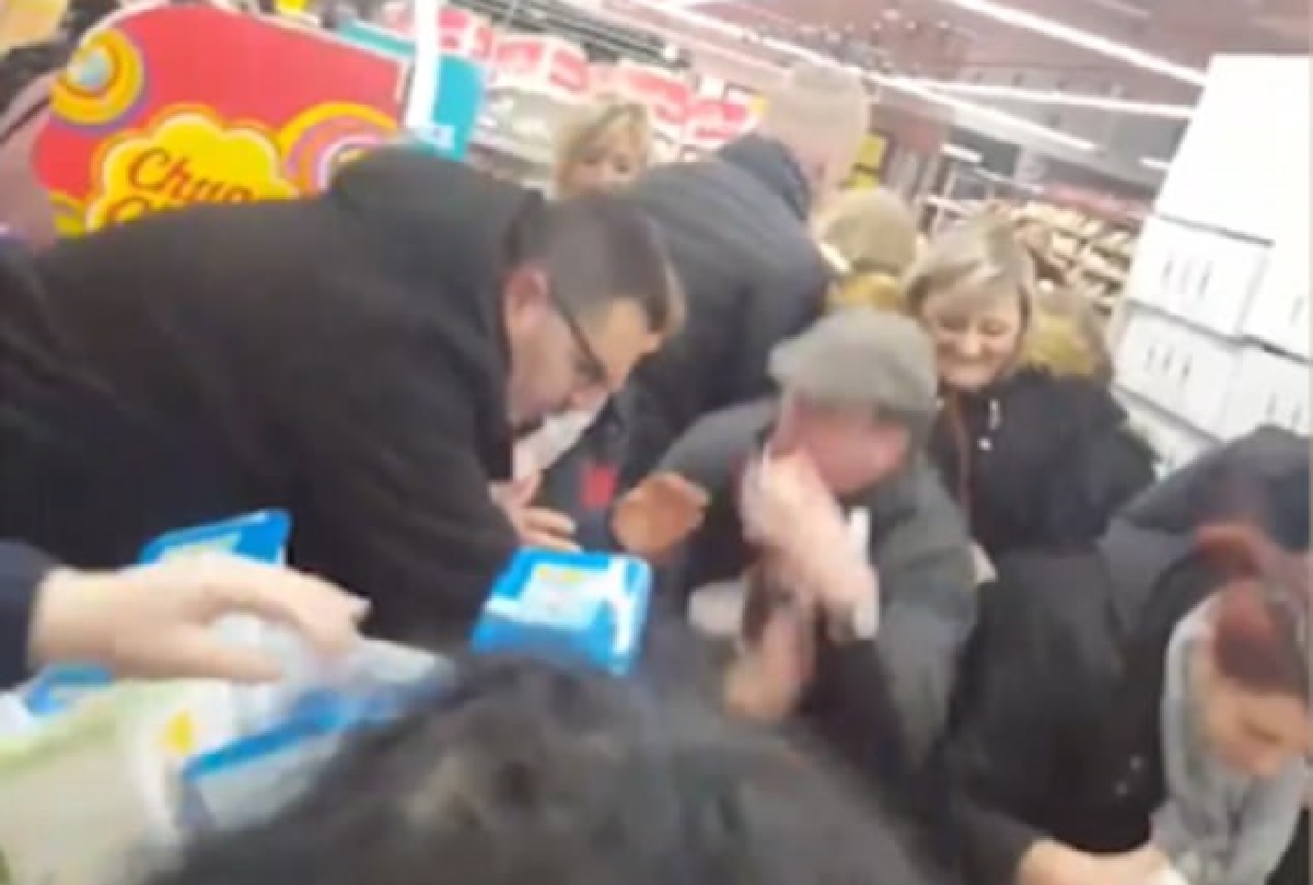 VIDEO Kaos u francuskim trgovinama zbog snižene cijene Nutelle: "Tukli su se kao životinje"