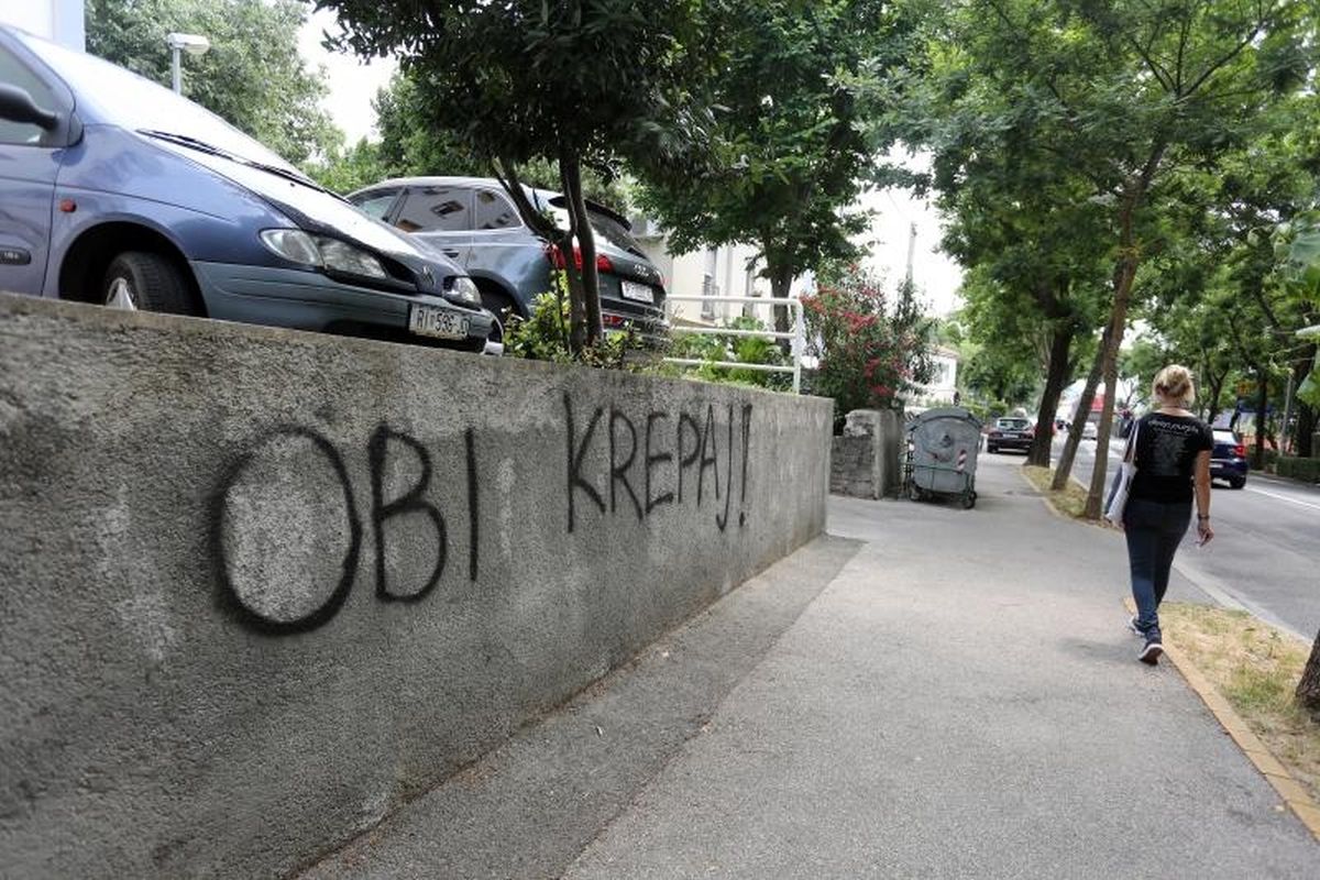 U Rijeci osvanuo uvredljiv grafit o Obersnelu: "Obi, krepaj"