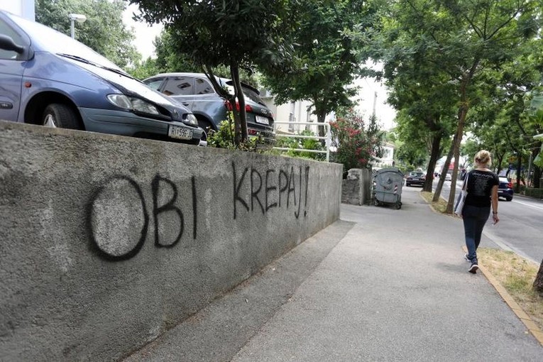 U Rijeci osvanuo uvredljiv grafit o Obersnelu: "Obi, krepaj"