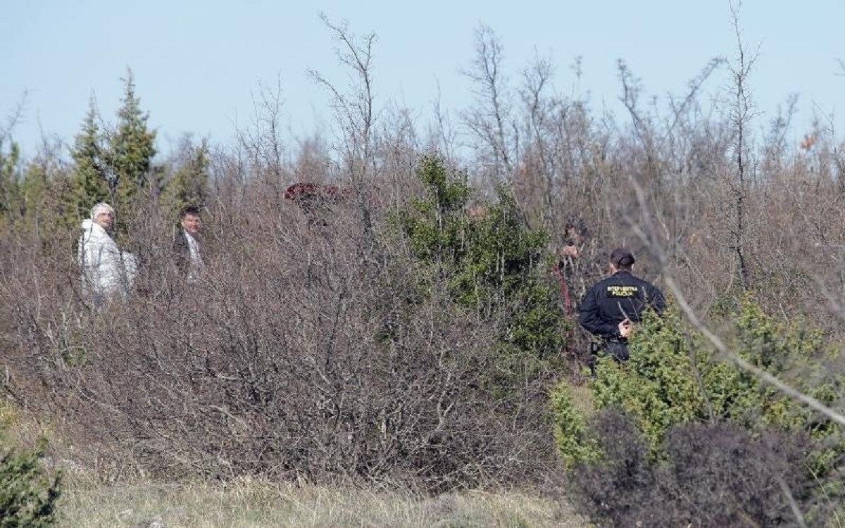 FOTOGALERIJA Policija provela očevid na mjestima gdje je Tin ubio roditelje