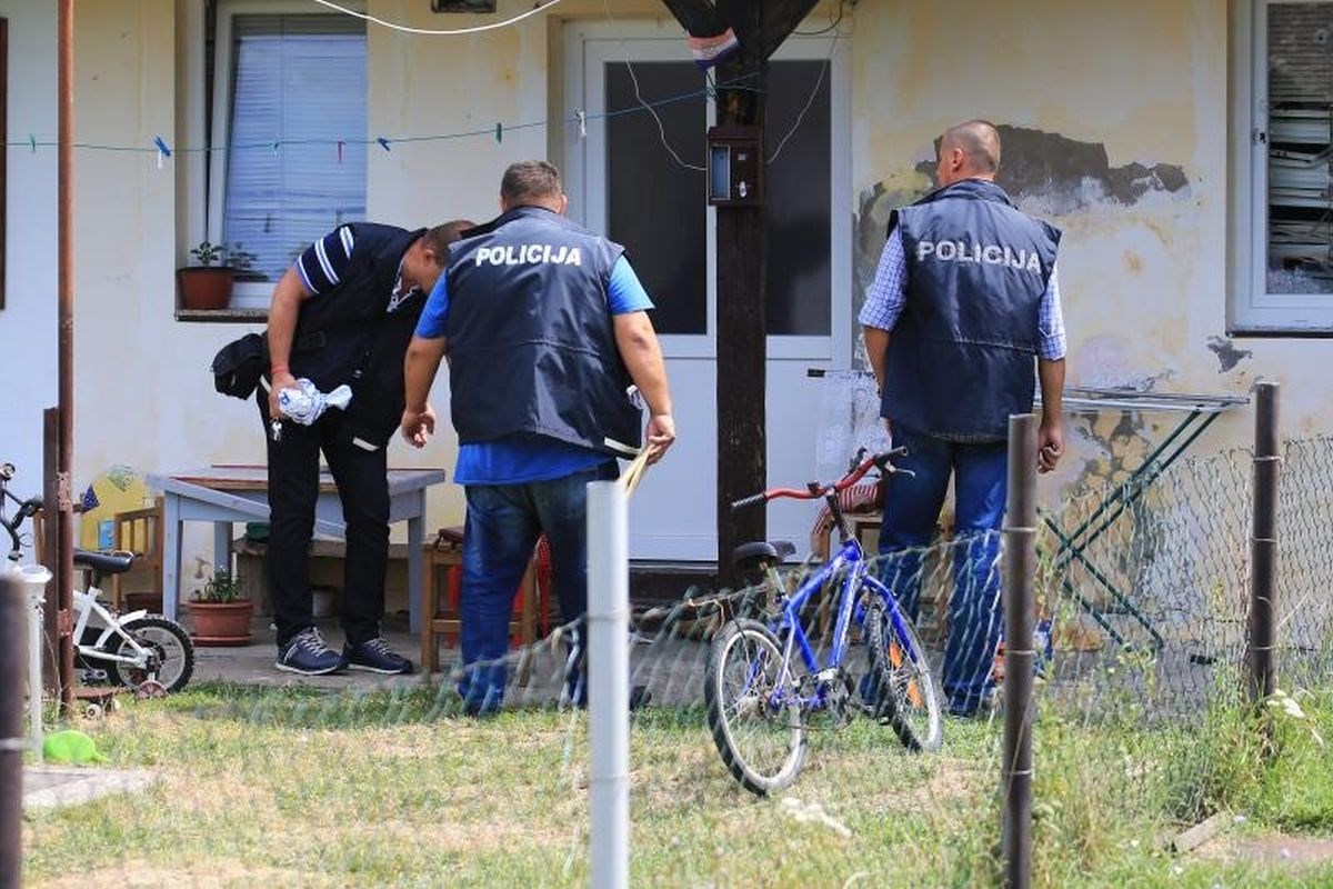 SVE JE PUNO TRAGOVA PUCNJAVE Pogledajte kako izgleda kuća u kojoj se jučer zabarikadirao nasilnik