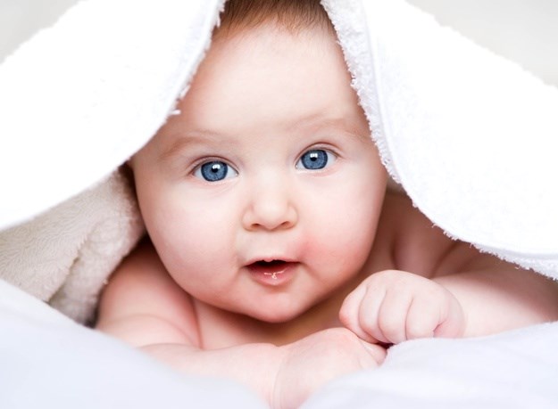 Ovo je razlog zašto se bebama tijekom života mijenja boja očiju