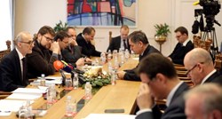 Odbor za Ustav nema pojma što bi s pločom u Jasenovcu, beskrajnu raspravu nastavljaju ujutro
