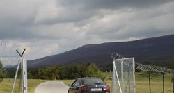 SLOVENSKA OGRADA Iz jednog dijela Hrvatske u drugi ide se kroz ograđeni prolaz