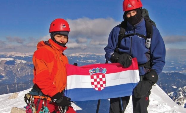 Zagrebački planinari stigli na vrh najvišeg svjetskog vulkana