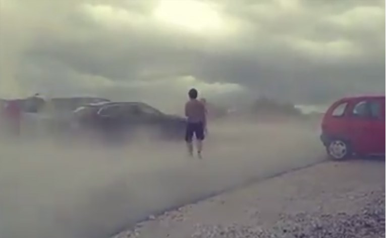 VIDEO Pogledajte siloviti vjetar u Istri, u Labinu najjači udar 106 km/h
