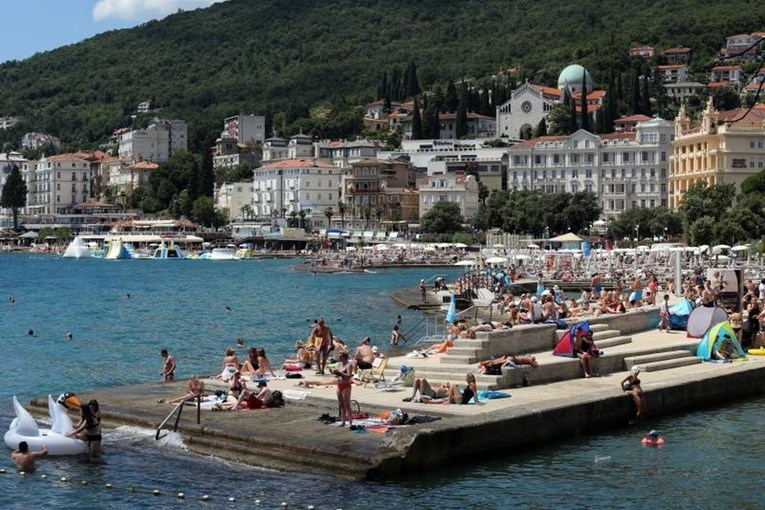 Češki turist pao s balkona hotela u Opatiji i poginuo