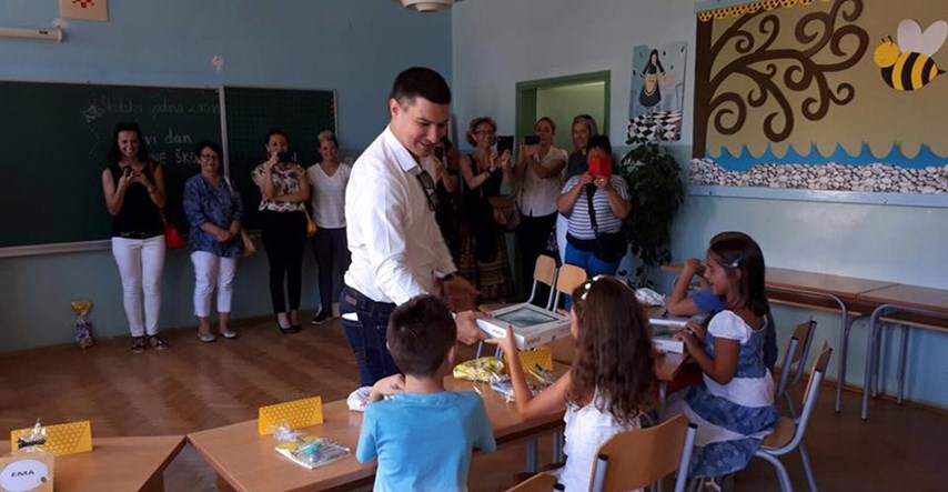 Prvog dana škole u jednoj hrvatskoj općini svih 11 prvašića je dobilo tablete