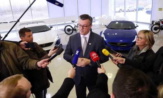 Orešković najavio Lozančićevu smjenu: Ovaj tjedan ću se naći s predsjednicom i predložiti kandidata