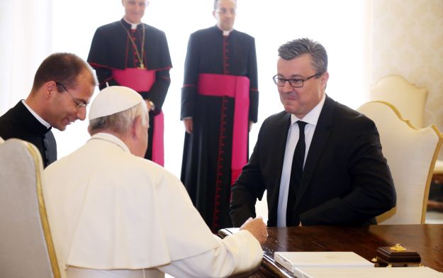 Orešković pozdravio odluku da se oko Stepinca konzultira Srpska pravoslavna crkva