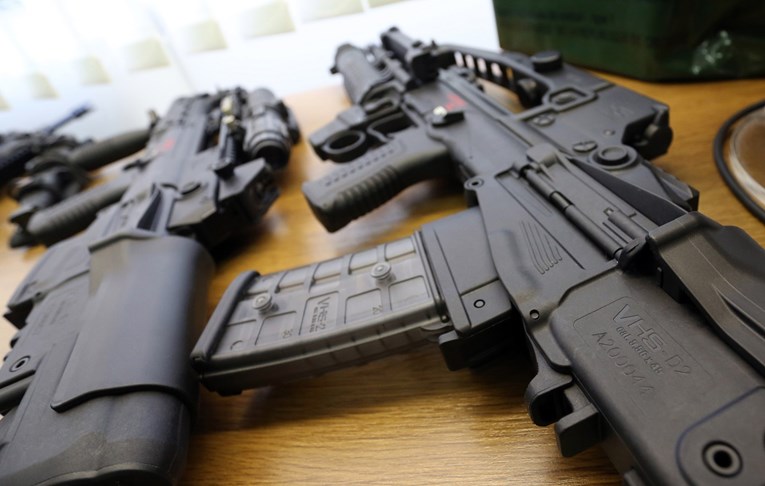 U Bosni uhićeno šest krijumčara oružja