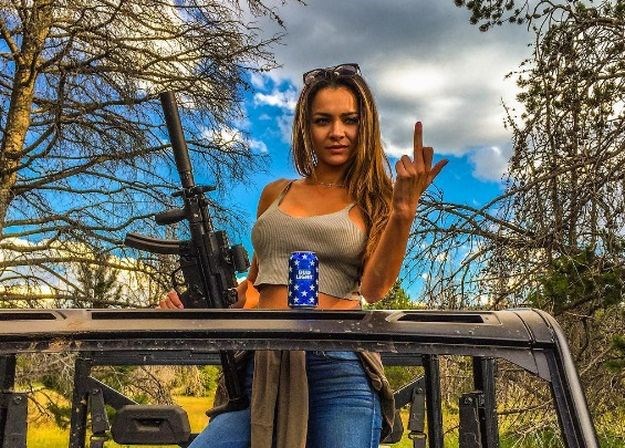 FOTO Bogata derišta s Instagrama sada se hvale zlatnim pištoljima i kalašnjikovima