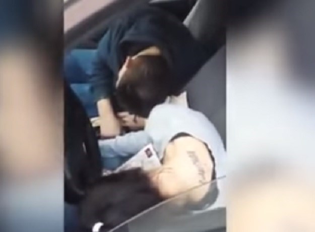 UZNEMIRUJUĆI VIDEO Neodgovorni par se predozirao, a s njima u autu bilo dvogodišnje dijete