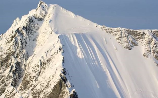 Najstrašnije što ćete danas vidjeti: Skijaš pao s visine od 480 m, kamera snimila njegove jauke