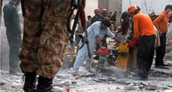Desetero mrtvih i više od trideset ranjenih u napadu bombom na tržnicu u Pakistanu