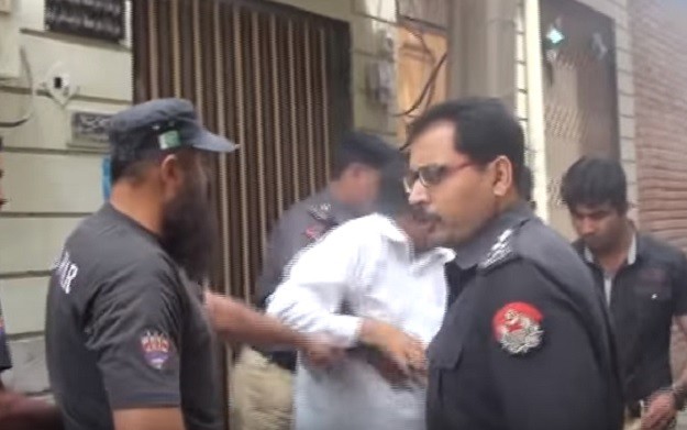 Seosko vijeće djevojčicu u Pakistanu živu zapalilo jer je pomogla paru u bijegu
