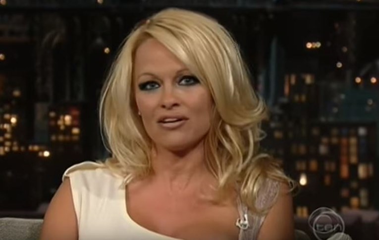 Pamela Anderson: Playboy mi je spasio život nakon seksualnog zlostavljanja
