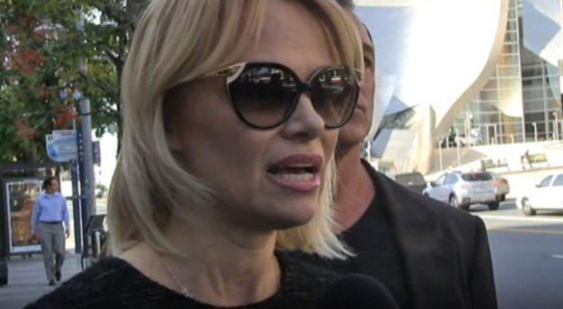 Pamela pred sudom blatila supruga, a u porukama želi da u nju "zabije svoju veliku batinu"