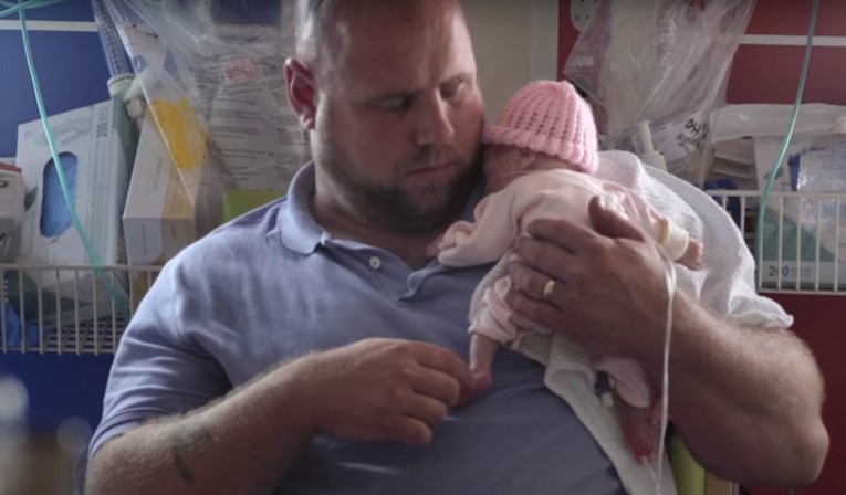I Pampers ponosno predstavio pelene za najmanje - u priči koja će vas dirnuti u srce