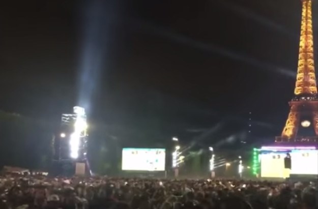 VIDEO Eksplozija izazvala stampedo u fan zoni ispod Eiffelovog tornja