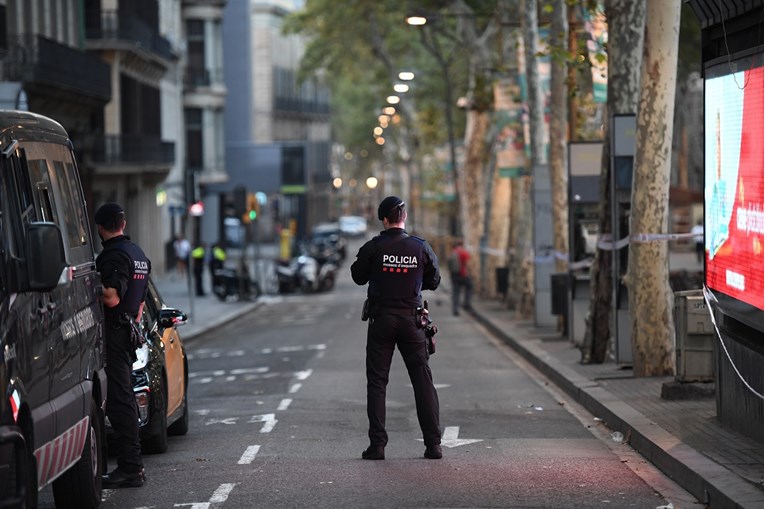 IZ MINUTE U MINUTU Španjolski mediji: Vozač kombija iz Barcelone je ubijen