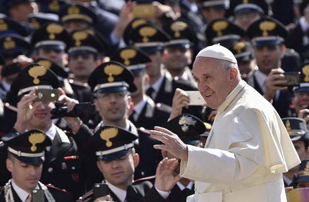 Papa poziva na mir: Osjećam iskrenu bol zbog borbi koje ne prestaju