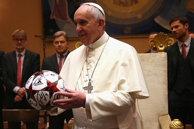 Papa čelniku FIFA-e: "Vrati nogometu red i poštenje"