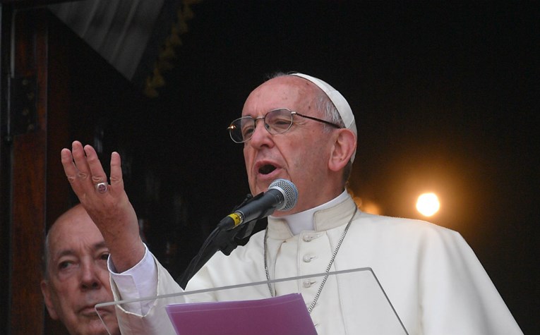 Papa Franjo: Klimatske promjene mogle bi uništiti čovječanstvo