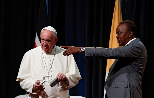 Papa u Keniji osudi nasilje u ime Boga pozvavši muslimane, katolike i protestante da se skupa odupru