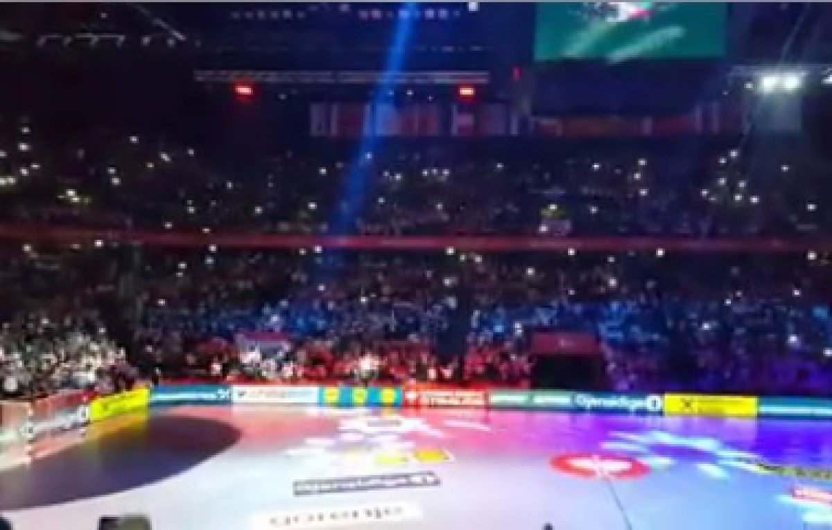 LUDNICA U SPLITU Pogledajte kako cijela dvorana pjeva Mišin hit