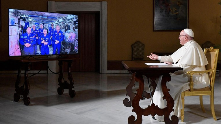 Papa pričao s astronautima, bio je znatiželjan kao školarac