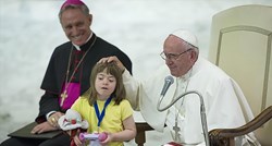SVEĆENIKU IZ GRADIŠTA Pogledaj kako je Papa primio djecu s Downovim sindromom