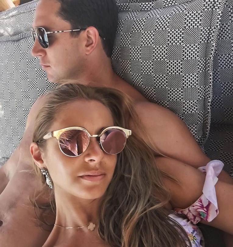 Imate višak kilograma i manjak love? Evo kako će to utjecati na vaš seksualni život