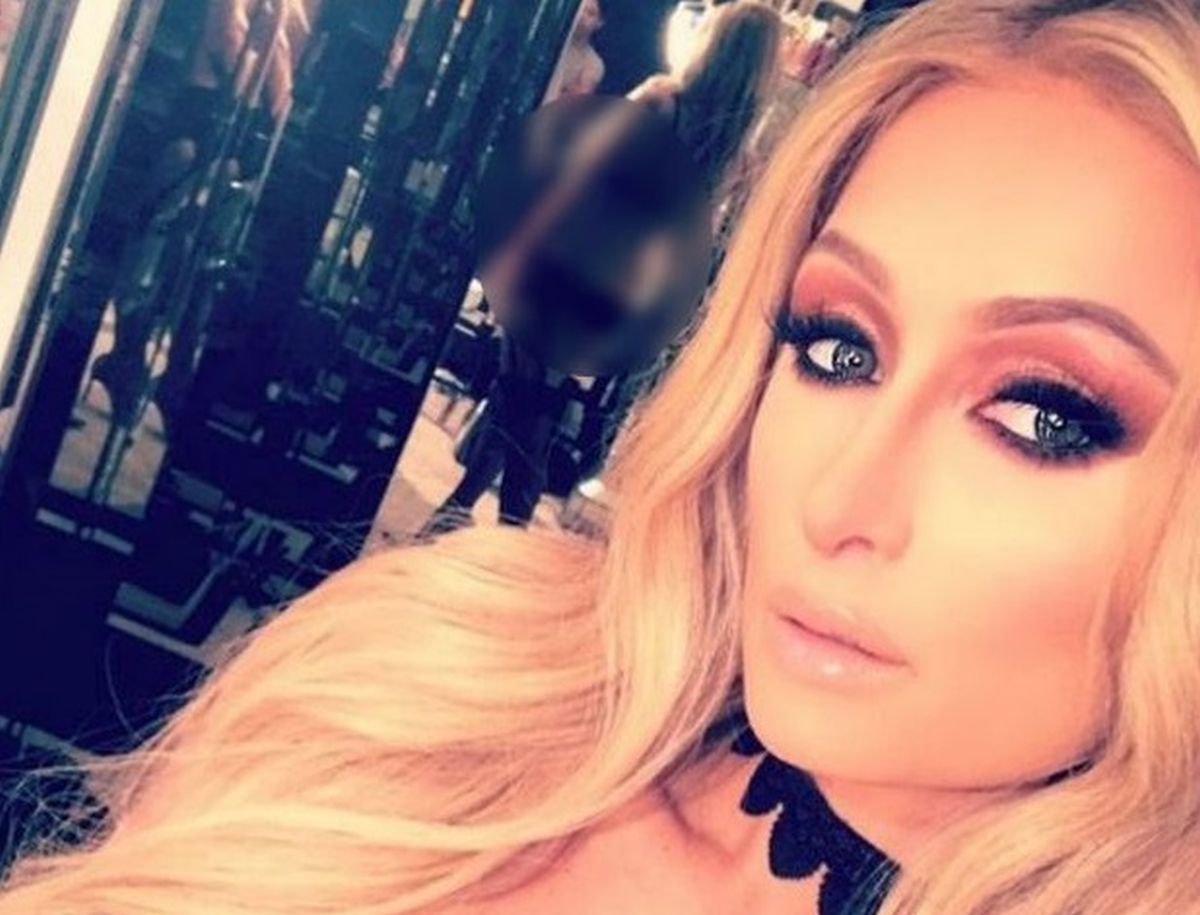FOTO Paris Hilton pozirala u seksi donjem rublju i očajnički privlačila pažnju