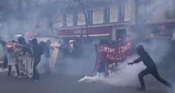VIDEO Prosvjednici bacali molotovljeve koktele na policiju u Parizu