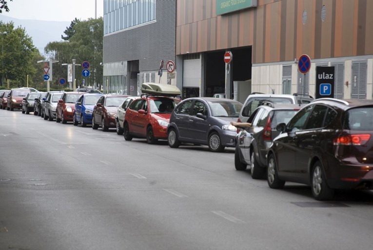 Vozači u svijetu troše milijarde na traženje i preplaćivanje parkinga