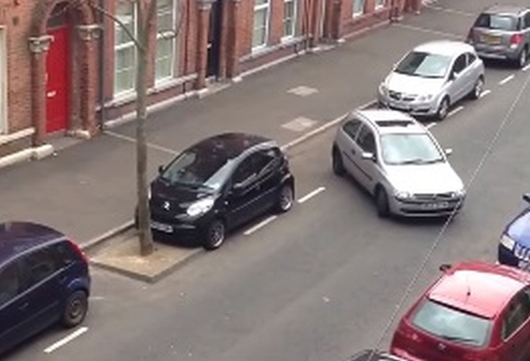 VIDEO Pola sata patnje: Morate vidjeti najgore parkiranje ikad