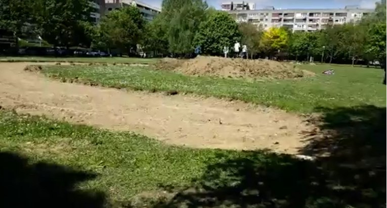VIDEO SA SAVICE Park je raskopan, prisutna i policija