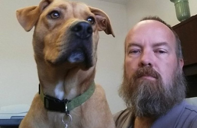 Pas ga nije prepoznao nakon što je u bolnici izgubio 22 kilograma, ali kad mu je prišao...