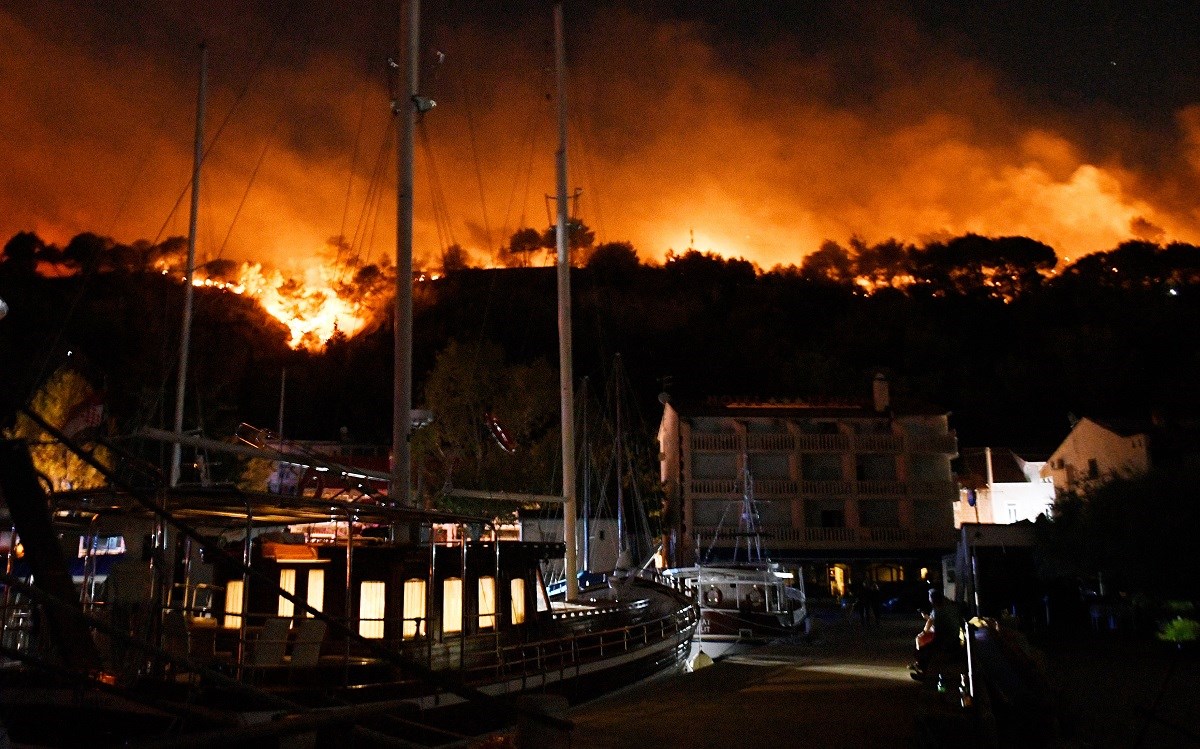 Požar kraj Omiša najvjerojatnije izazvan bengalkom