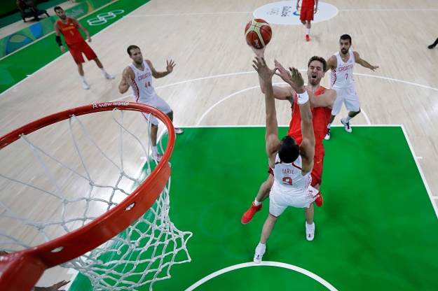 UŽIVAJTE POLAKO U NAJSLAĐOJ BANANI Foto priča kako je šibenski rookie tresnuo katalonsku legendu