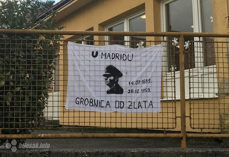 Na dječjem vrtiću u Širokom Brijegu obješen transparent s likom Ante Pavelića