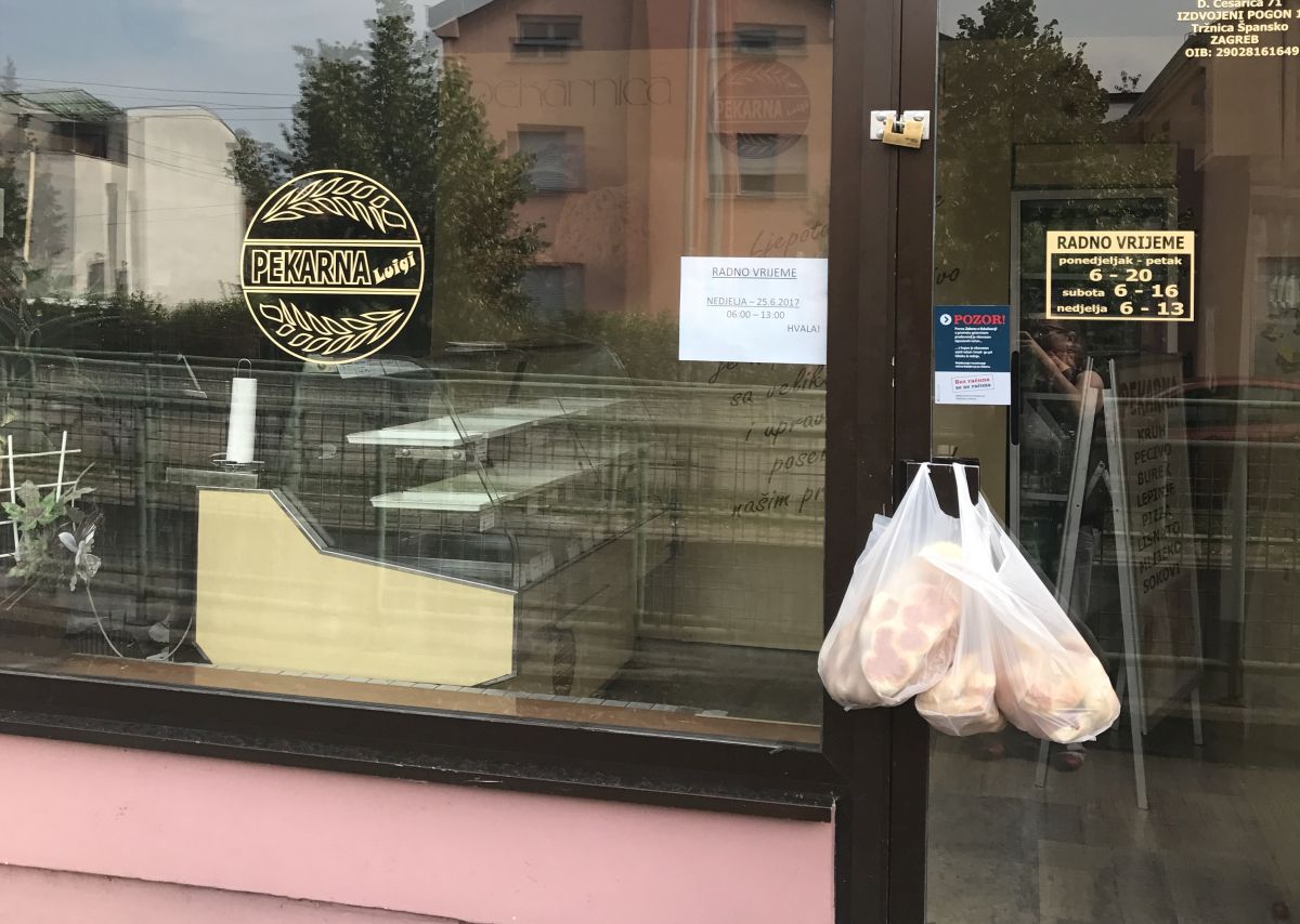 Pekarnica u zagrebačkom kvartu Špansko dijeli kruh siromašnim građanima