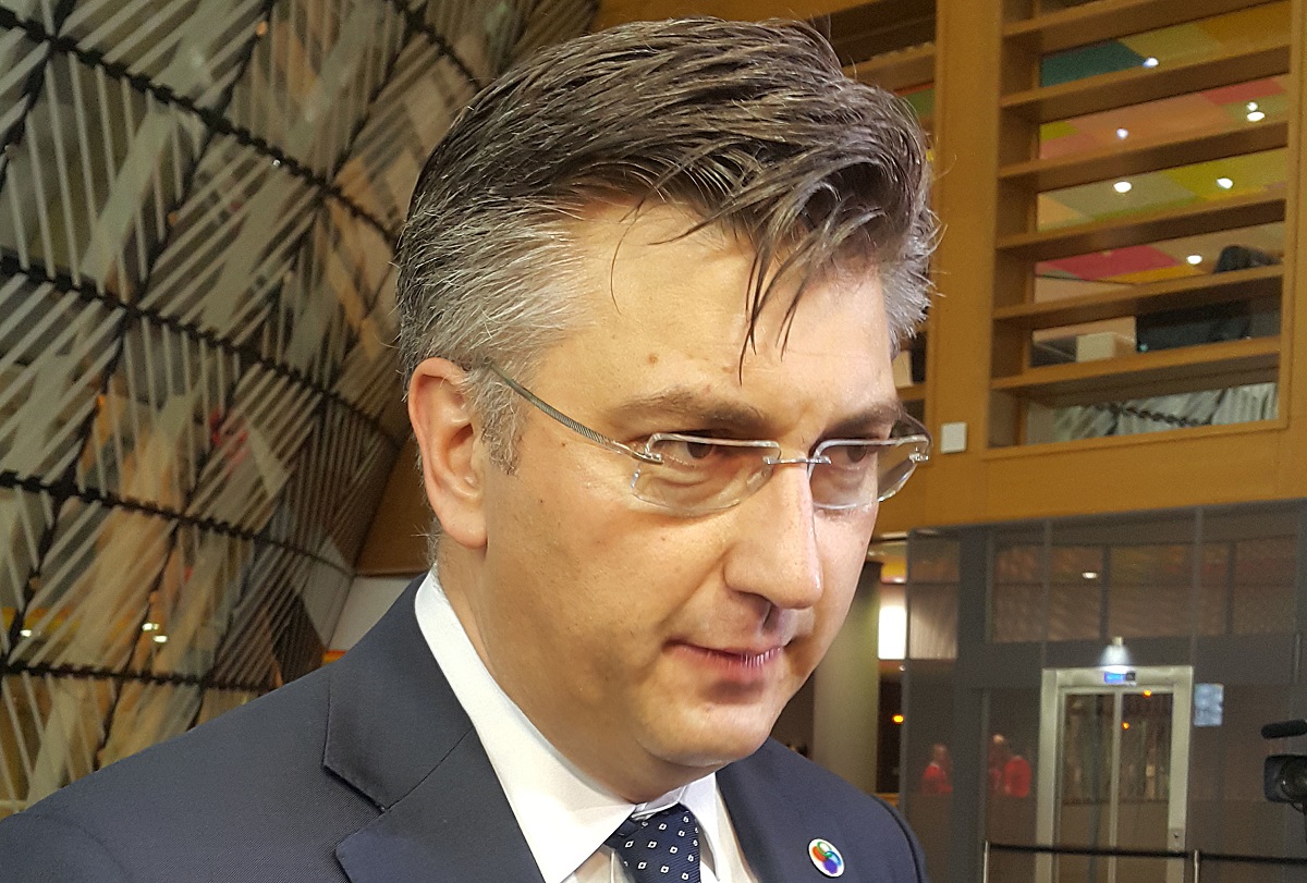 Plenković na pitanje o hibridnom ratu upitao novinara: Jeste li vi u Hrvatskoj ili u Beogradu?