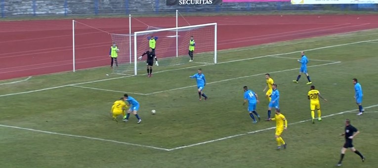 CIRKUS U VINKOVCIMA Dinamo slavio iz smiješnog penala, stadion skandirao: "Cigani! Cigani!"