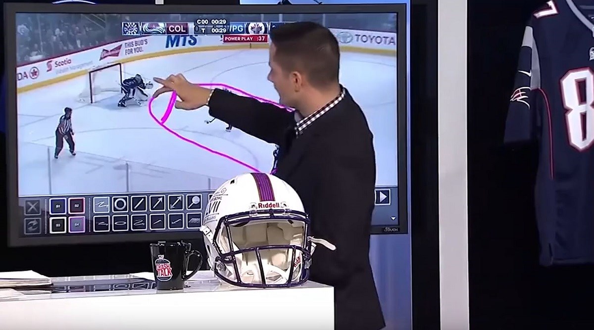 VIDEO Voditelj tijekom emisije uživo "slučajno" nacrtao penis i postao hit na internetu