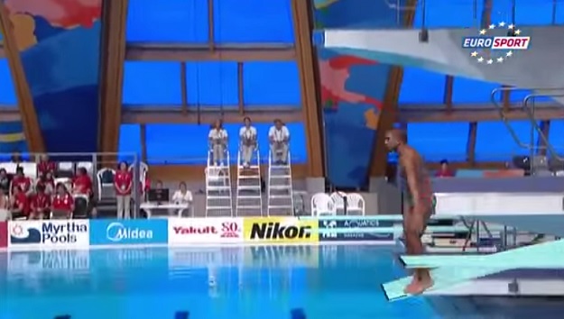 Događa se i najboljima: Dugo se pripremao za skok, a onda je pao u vodu kao kamen